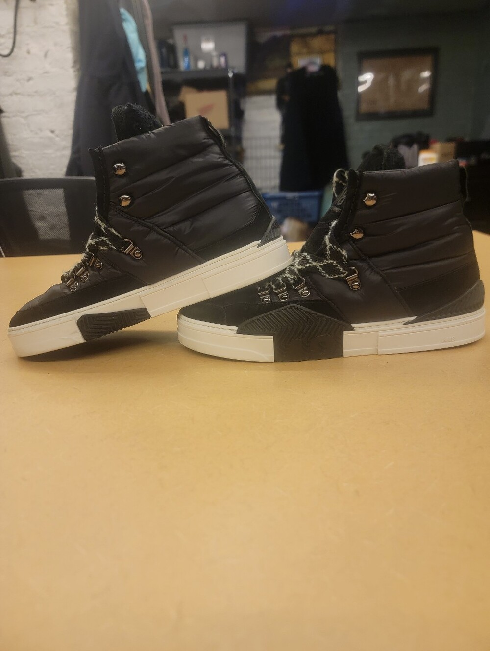 P448 Alpine Suede Puffer High Top Sneakers Black EU 40 Women’s 9.5